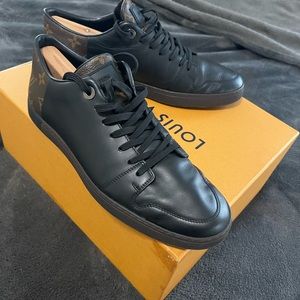 Louis Vuitton Monogram Sneakers. Size 10, black/brown